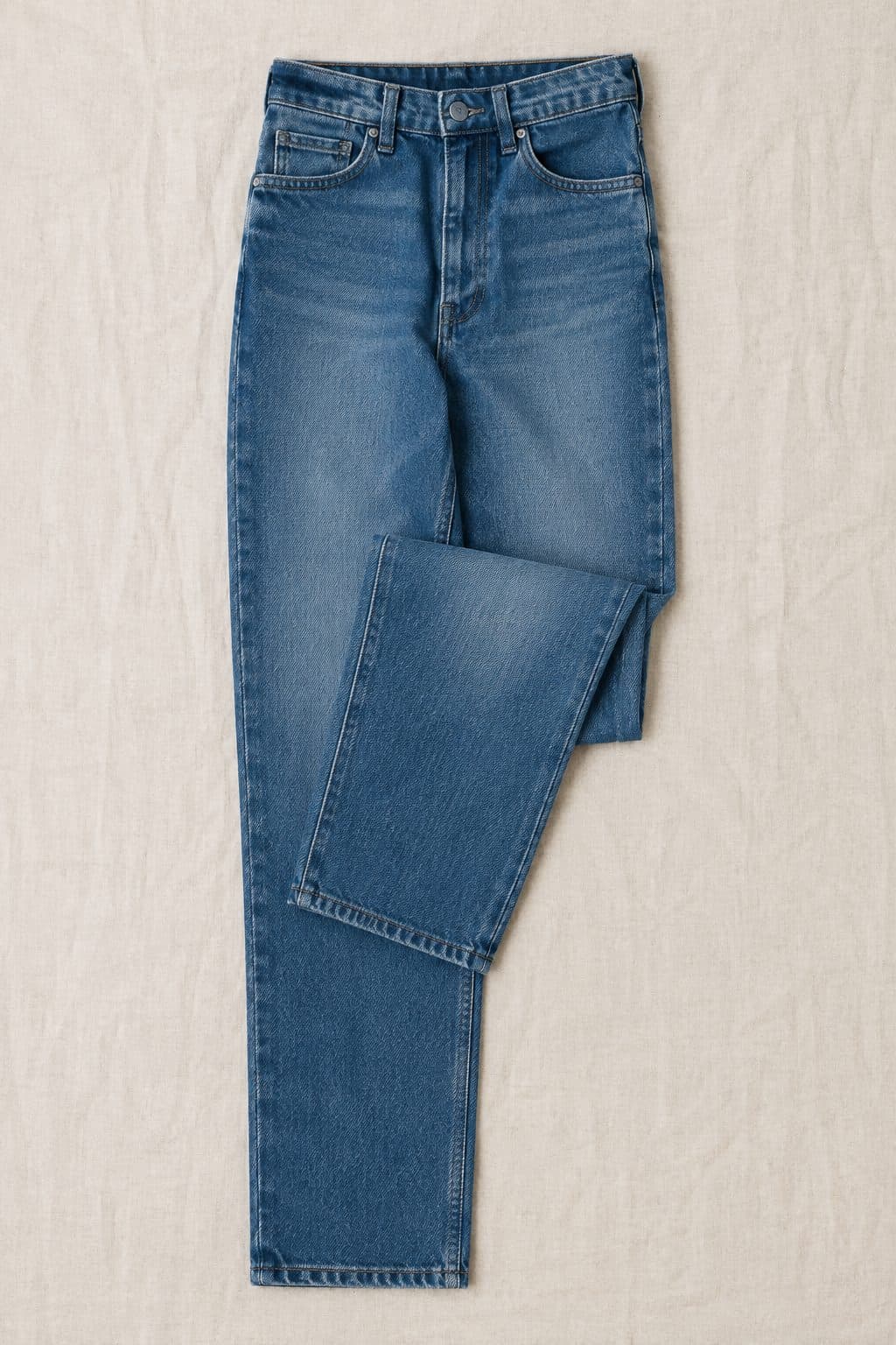 Straight Mid, laid flat on linen